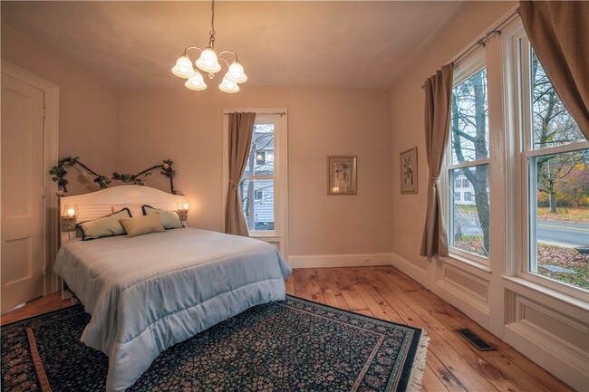 Building Photo - 41 Chapel St