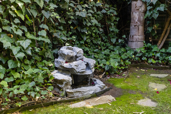 Backyard Zen Garden and Fountain - 1768 Vista Del Mar Ave