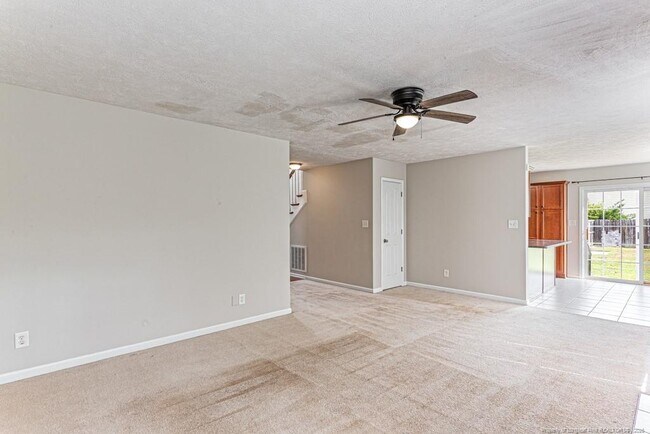 Building Photo - 48 Old Field Loop