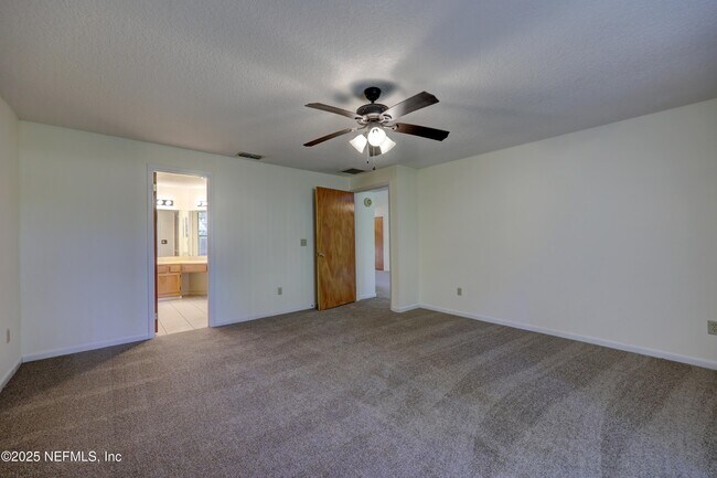 Building Photo - 4819 Wethersfield Pl W
