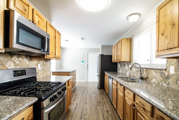 Building Photo - 10936 Pinewood Ct