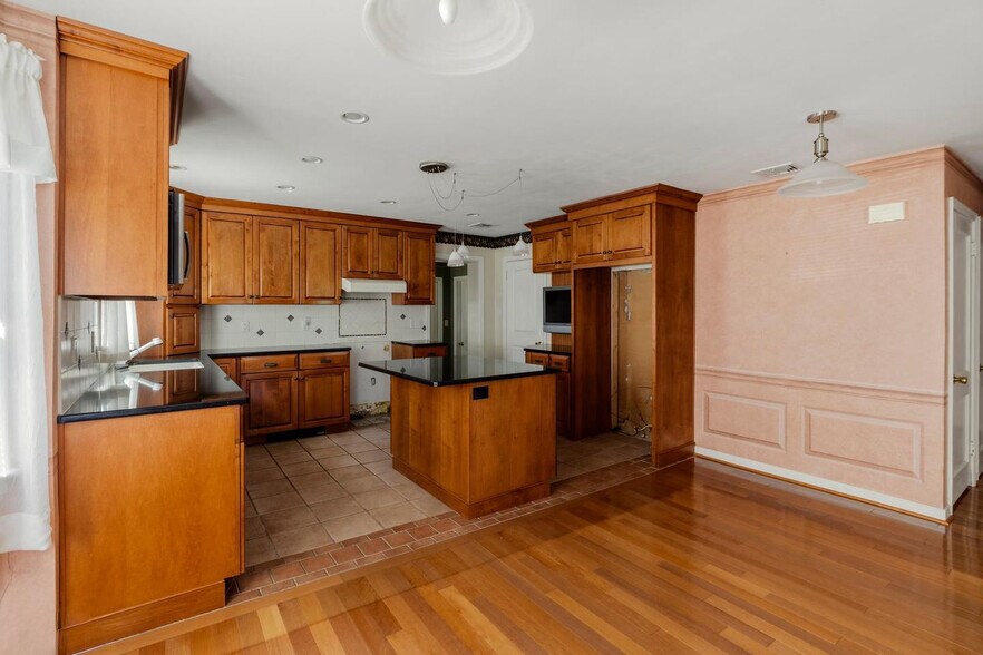 Building Photo - 1104 Alleghenyville Rd