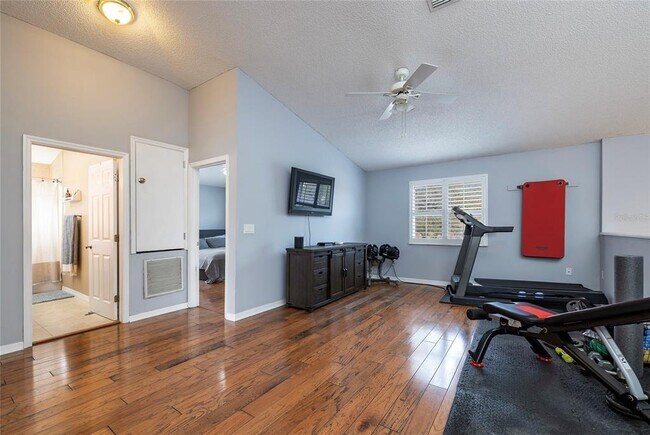 Building Photo - 4859 Augusta Ave