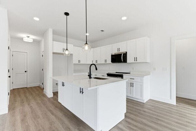 Building Photo - Brand New Home in Old Hickory - Golf Course Views - Pet Friendly