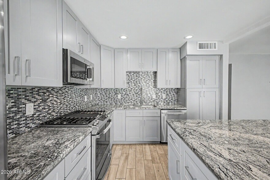 Building Photo - 5209 N 18th Dr