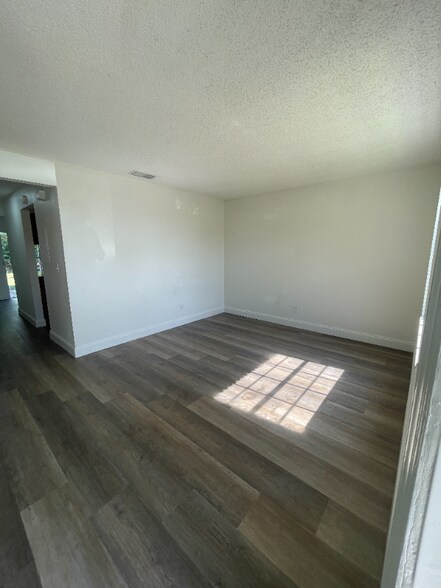 Primary Photo - 214 Century Blvd