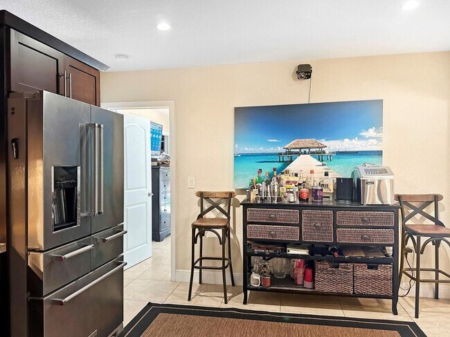 Building Photo - 280 SE 3rd Ave