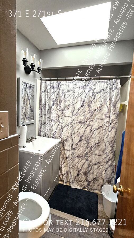 Building Photo - 371 E 271st St