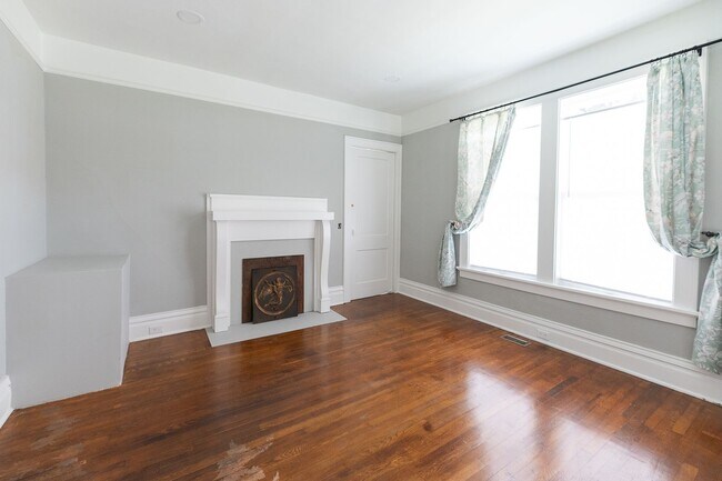 Building Photo - 501 Steele St