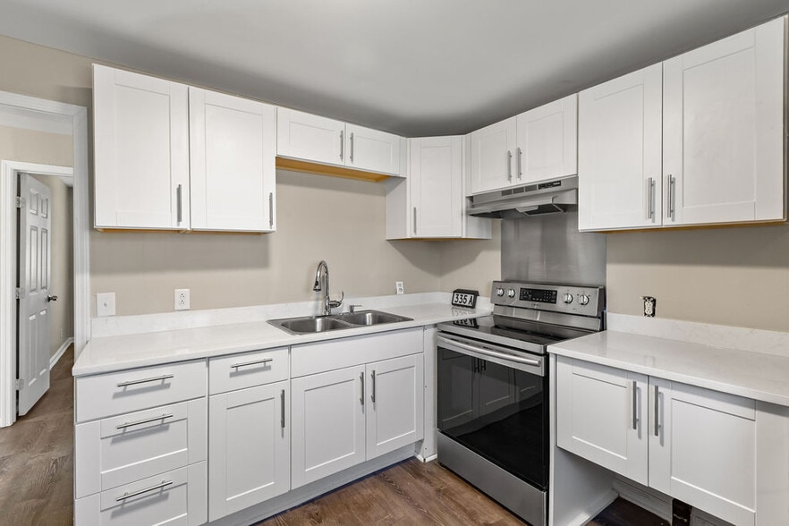 kitchen - 335 Grace St