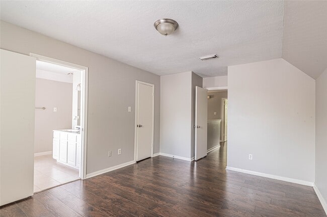 Building Photo - 5134 Cotter Ln