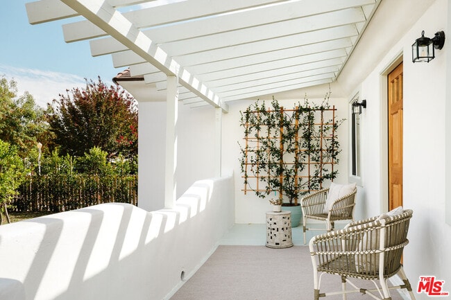 Building Photo - 784 Elmira St