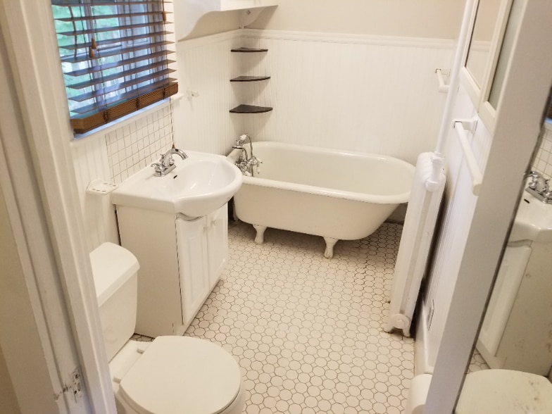 Building Photo - 126 Plainview Rd