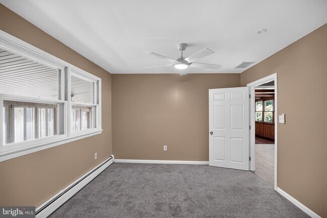 Building Photo - 930 Sykesville Rd