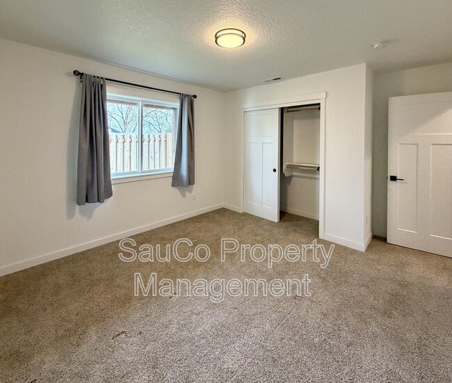 Building Photo - 254 N 1st St