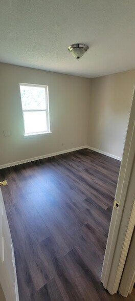 Building Photo - 68 Driftwood Ln