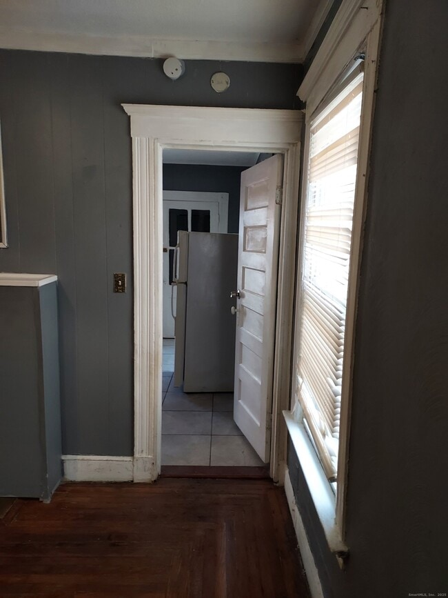 Building Photo - 339 Shelton Ave