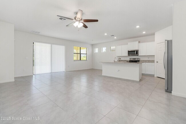 Building Photo - 947 Remington Green Dr SE