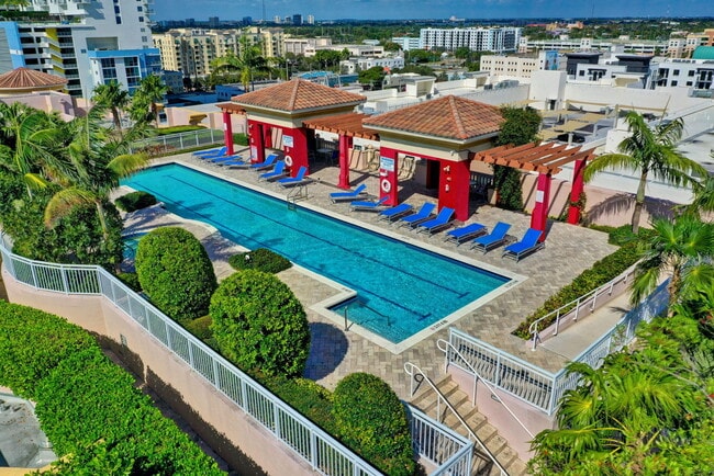 Building Photo - 410 Evernia St