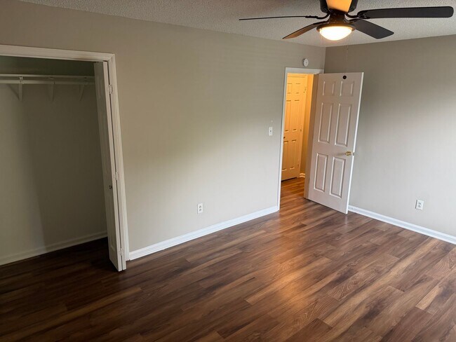Building Photo - Spacious Two Bedroom Townhome In Kannapolis