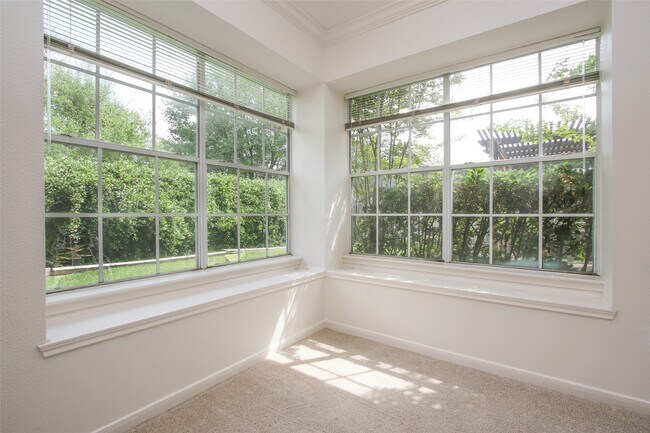 Building Photo - 9822 Therrell Dr
