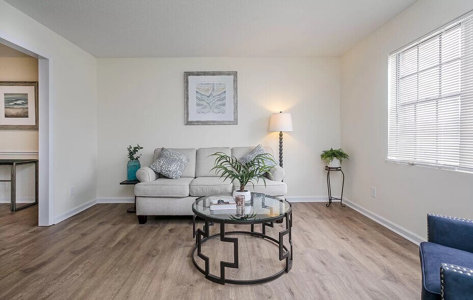 Building Photo - 2926 Arrowhead Dr