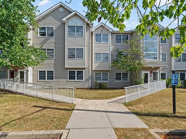 Building Photo - 431 Edpas Rd