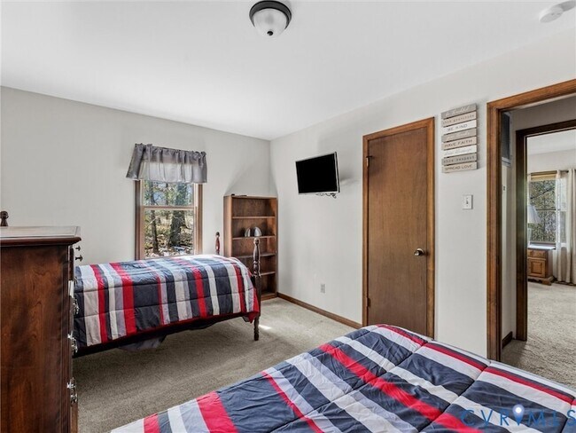 Building Photo - 2217 Mountain View Rd