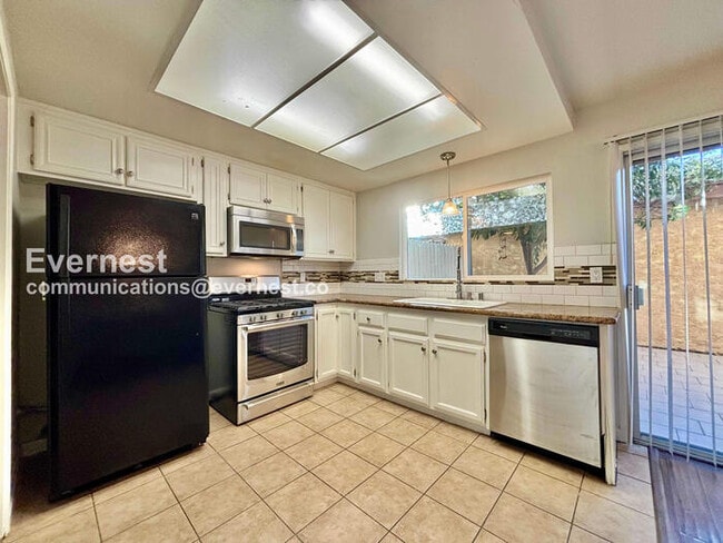 Building Photo - 8347 Burnet Ave