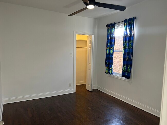 Building Photo - 4858 W Concord Pl