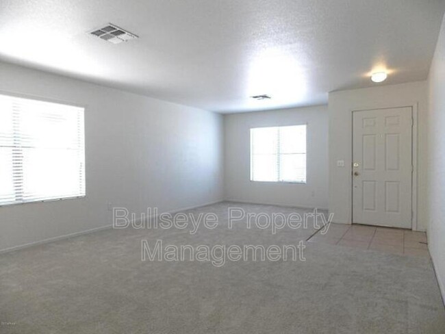 Building Photo - 2767 S Southwind Dr