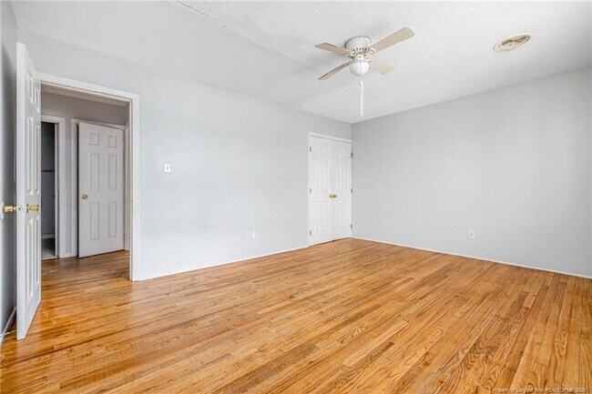Building Photo - 2328 Barrington Cir