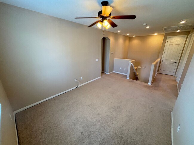 Building Photo - Elegant 3Bed/3Bath Home with Loft in the P...