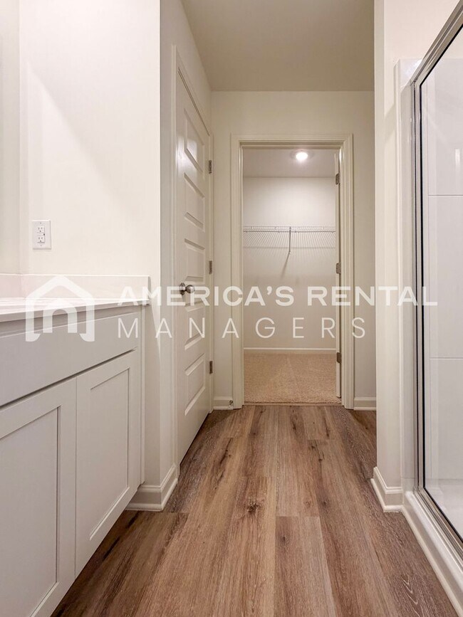 Building Photo - Coming Soon! Available to View NOW! DEPOSIT PENDING!