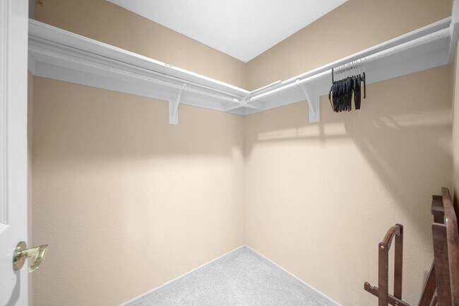 Building Photo - 370 Cypress Point Dr