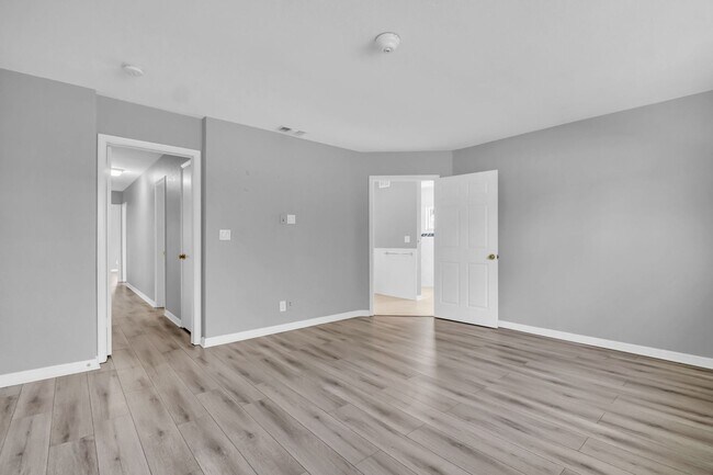 Building Photo - MAXIMO MOORINGS 3/2/2 HOME NEAR ST. PETE B...