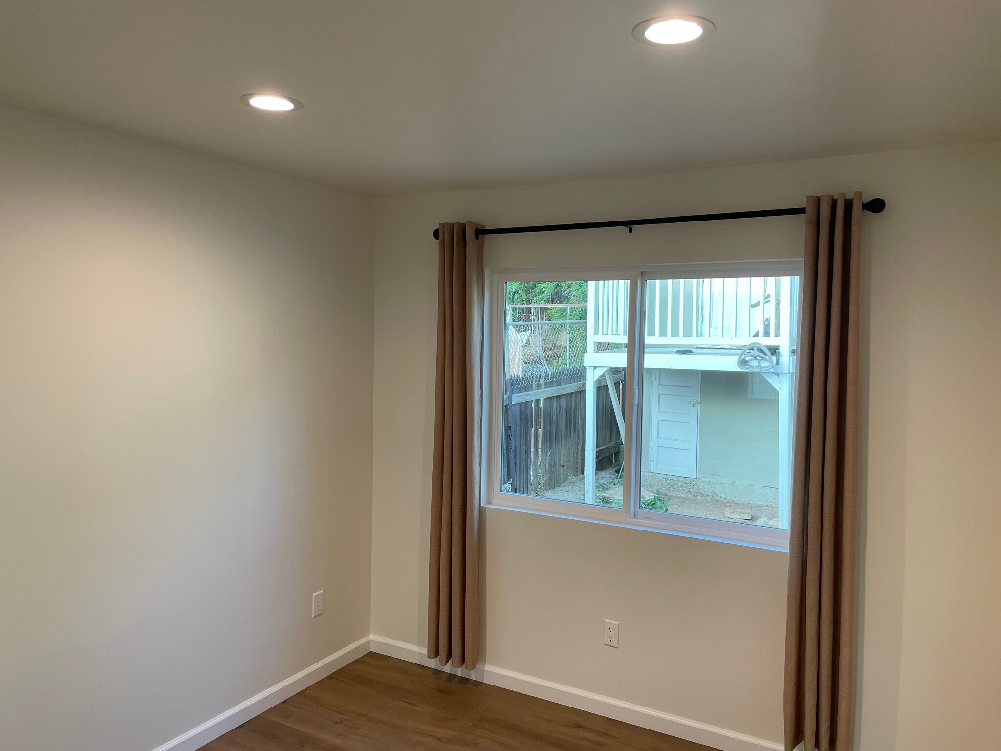 Building Photo - 1191 Hillside St