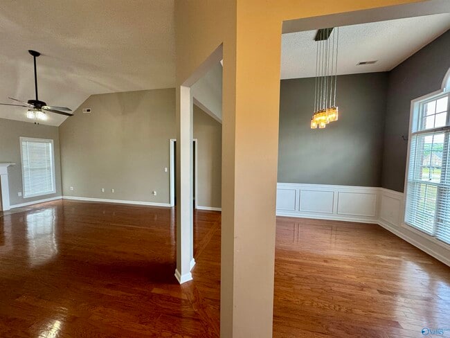 Building Photo - 104 Appleberry Ln