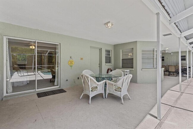 Building Photo - 1895 Buccaneer Cir