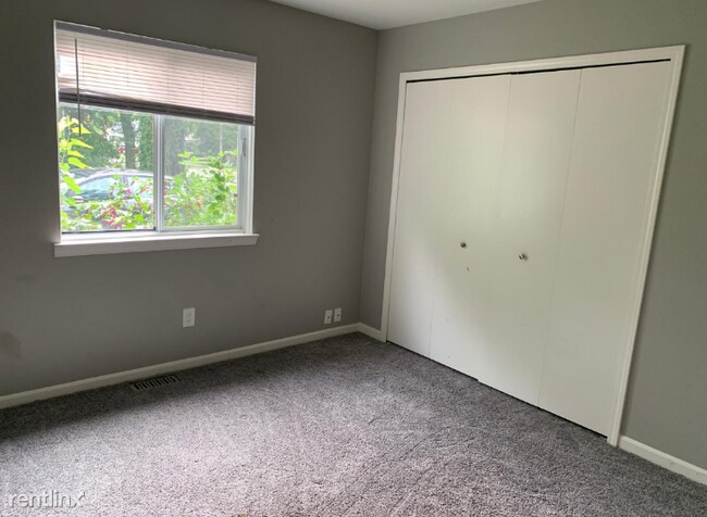 Building Photo - 3 br, 1 bath House - 29328 Tawas St