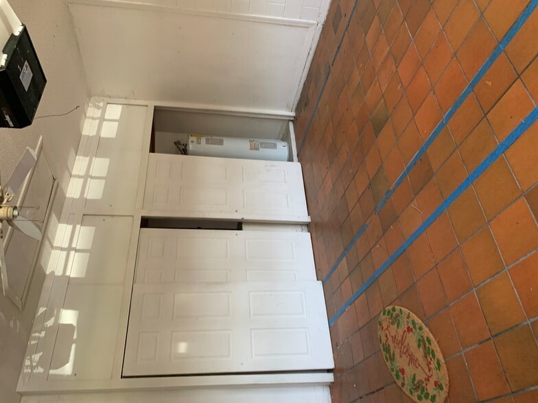 Building Photo - 1976 Willow Wood Dr