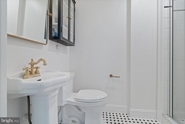 Building Photo - 7113 Bristol Rd