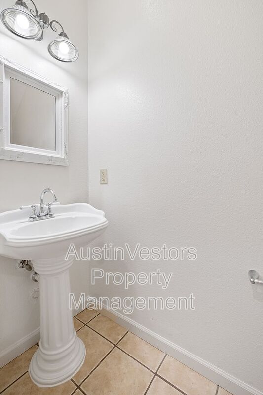 Building Photo - 1003 Canyon Edge Dr