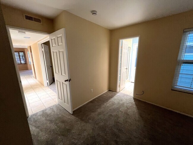 Building Photo - Mission Beach, 2 bedroom, 2 bathroom, with New Carpet, Parking, Laundry, Patio (807 Nantasket Ct....