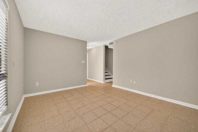 Building Photo - 9022 Wilcrest Dr