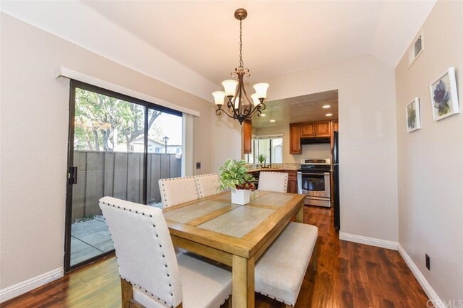 Building Photo - 22757 Lakeway Dr