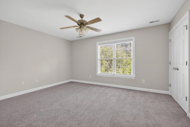 Building Photo - 770 Parkside Townes Ct