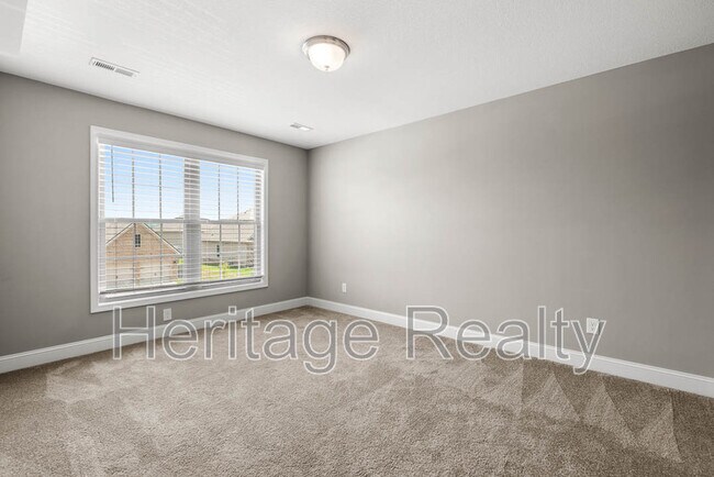Building Photo - 925 Brookwood Ln