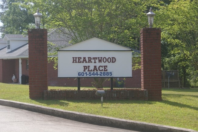 Primary Photo - 9 Heartwood Pl Dr