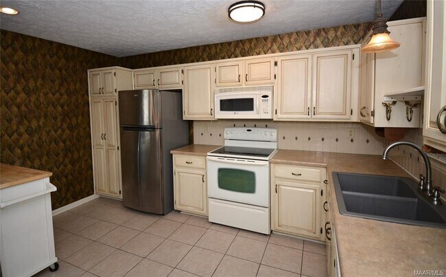 Building Photo - 1952 Woodrun Dr